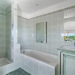 With Pool Near The Golf Course סן-מקסים