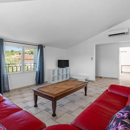 With Pool Near The Golf Course Διαμέρισμα