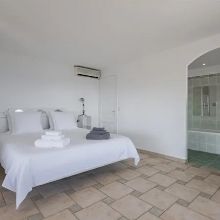 With Pool Near The Golf Course La Nartelle