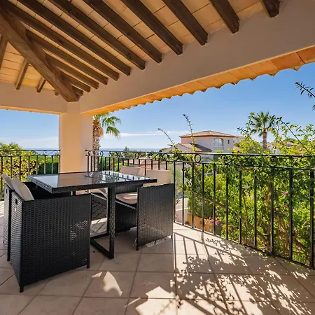 With Pool Near The Golf Course * La Nartelle